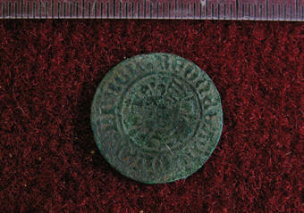 12  barokní hřbitov - mince z hrobu, 340x239, 22.86 KB