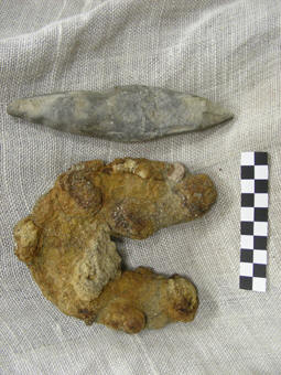 Středověká podkova a kamenný brousek, 255x340, 22.53 KB