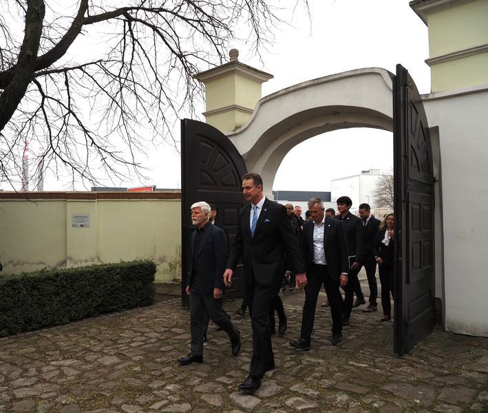 P2260042.JPG, 709x600, 81.11 KB