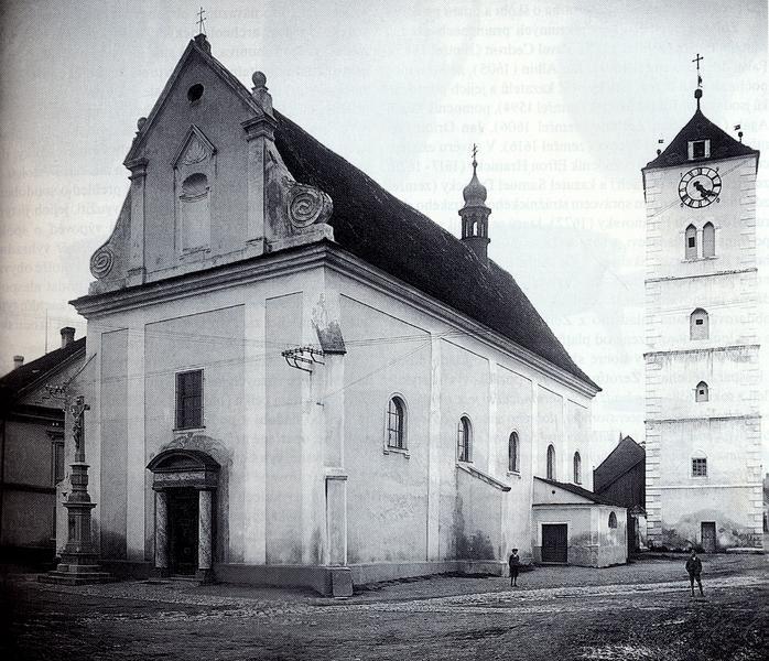 Kamenný žlab uprostřed ulice na fotografii z roku 1920., 698x600, 91.86 KB